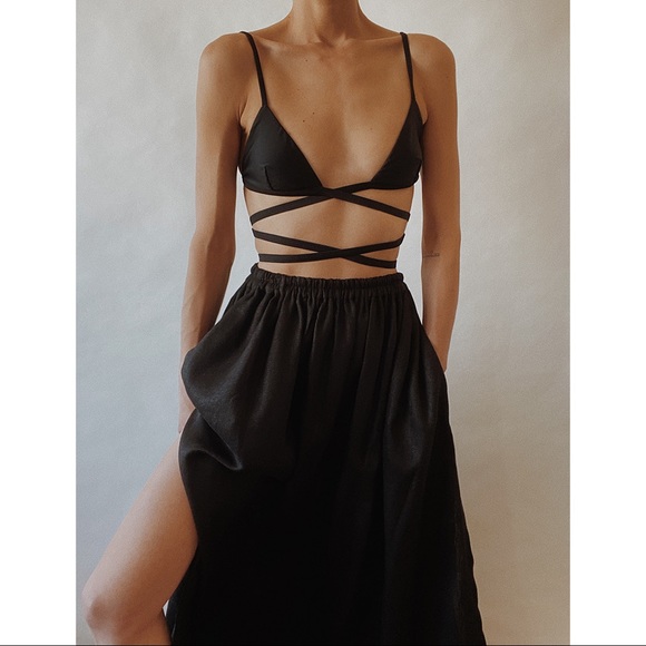 Matteau Black Wrap Triangle Bikini Top Sz. 1 - Picture 8 of 16